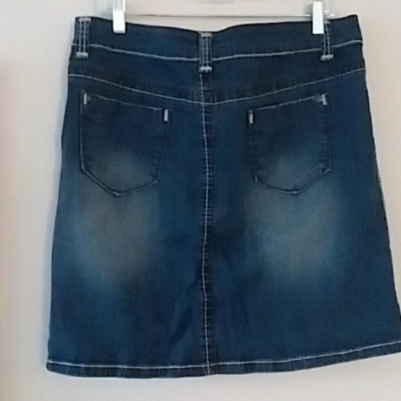 Hot to Trot Dresses & Skirts - 4/$20 HOT to TROT Jean fading detail thick stitch